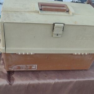 Vintage Two-Tone Jumbo 747 Tackle /Bait Toolbox